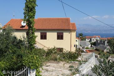 Property - Apartments 5628 Property Supetar (Brač) - Accommodation 5628 - Apartments with pebble beach.