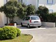 Parking lot - Apartments 5660 Parking lot Postira (Brač) - Accommodation 5660 - Apartments near sea.