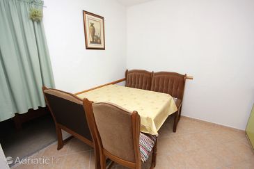 Dining room Sućuraj, Dining room u smještaju tipa apartment.