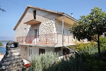 Property - Apartments 5698 Property Jelsa (Hvar) - Accommodation 5698 - Apartments near sea with pebble beach.