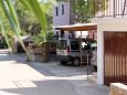 Parking lot - Apartments 5700 Parking lot Basina (Hvar) - Accommodation 5700 - Apartments near sea with pebble beach.