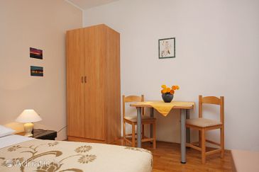 Dining room Sukošan, Dining room u smještaju tipa studio-apartment, WIFI.