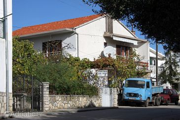 Property - Apartments and Rooms 5891 Property Vodice (Vodice) - Accommodation 5891 - Apartments and Rooms with pebble beach.
