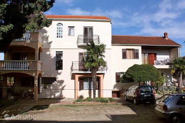 Property - Apartments 5899 Property Biograd na Moru (Biograd) - Accommodation 5899 - Apartments with pebble beach.