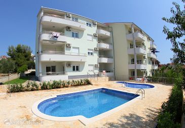 Property - Apartments 5959 Property Okrug Gornji (Čiovo) - Accommodation 5959 - Apartments near sea with pebble beach.