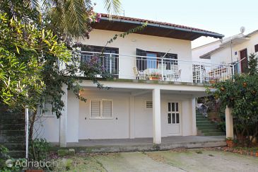 Property - Apartments 5966 Property Seget Vranjica (Trogir) - Accommodation 5966 - Apartments with pebble beach.