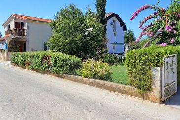 Property - Apartments 6160 Property Bibinje (Zadar) - Accommodation 6160 - Apartments with pebble beach.
