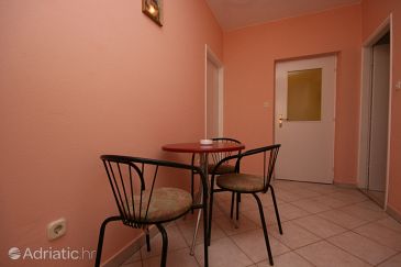 Dining room Bibinje, Dining room u smještaju tipa apartment, WIFI.