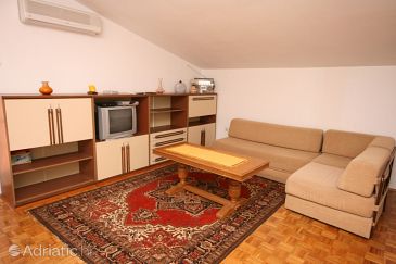 Living room Vodice, Living room u smještaju tipa apartment, dostupna klima i WIFI.