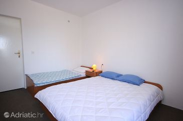 Bedroom Povljana, Bedroom u smještaju tipa room, dopusteni kucni ljubimci.