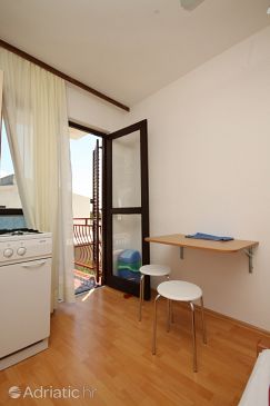 Dining room Starigrad, Dining room u smještaju tipa studio-apartment, dopusteni kucni ljubimci i WIFI.