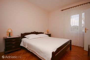 Bedroom Novalja, Bedroom u smještaju tipa room, WIFI.