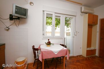 Dining room Novalja, Dining room u smještaju tipa studio-apartment, dostupna klima, dopusteni kucni ljubimci i WIFI.