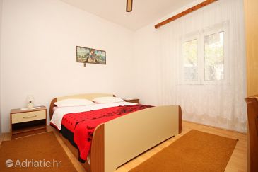 Bedroom 1 Metajna, Bedroom 1 u smještaju tipa room.