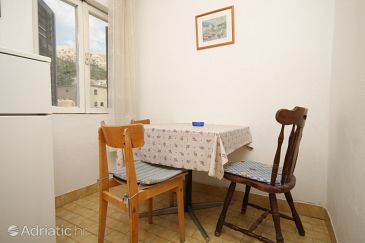 Dining room Metajna, Dining room u smještaju tipa apartment.