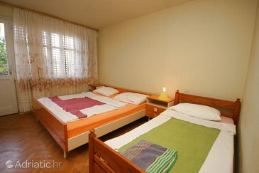 Bedroom Starigrad, Bedroom u smještaju tipa room, dopusteni kucni ljubimci.
