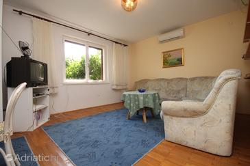 Living room Podgora, Living room u smještaju tipa apartment, dostupna klima, dopusteni kucni ljubimci i WIFI.