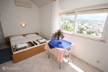 Dining room Baška Voda, Dining room u smještaju tipa studio-apartment, dostupna klima.