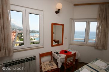 Dining room Baška Voda, Dining room u smještaju tipa studio-apartment, dostupna klima.