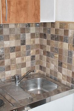 Kitchen Tučepi, Kitchen u smještaju tipa studio-apartment, dopusteni kucni ljubimci i WIFI.
