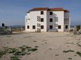 Parking lot - Apartments 6865 Parking lot Mirca (Brač) - Accommodation 6865 - Apartments near sea with pebble beach.