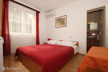 Room S-6901-b - Apartments and Rooms Tučepi (Makarska) - 6901