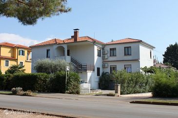 Property - Apartments 6933 Property Umag (Umag) - Accommodation 6933 - Apartments with sandy beach.