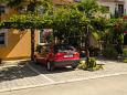 Parking lot - Apartments 6950 Parking lot Poreč (Poreč) - Accommodation 6950 - Apartments with rocky beach.