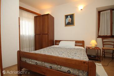 Bedroom Oprtalj, Bedroom u smještaju tipa room, dopusteni kucni ljubimci i WIFI.