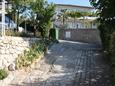 Parking lot Rabac, Labin, Parking lot 7220 - Apartments with pebble beach.