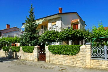 Property - Apartments 7321 Property Pula (Pula) - Accommodation 7321 - Apartments with pebble beach.