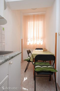 Dining room Banjole, Dining room u smještaju tipa apartment, WIFI.