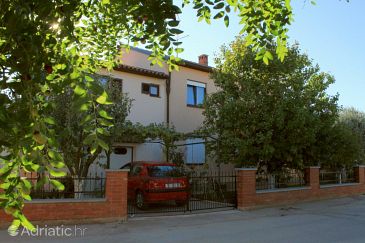 Property - Apartments 7365 Property Valbandon (Fažana) - Accommodation 7365 - Apartments with pebble beach.