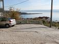 Parking lot - Apartments 7482 Parking lot Mali Rat (Omiš) - Accommodation 7482 - Apartments with pebble beach.