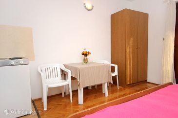 Dining room Pisak, Dining room u smještaju tipa studio-apartment, WIFI.