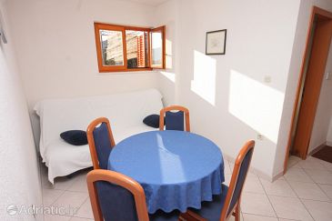 Dining room Seget Vranjica, Dining room u smještaju tipa apartment, dopusteni kucni ljubimci i WIFI.