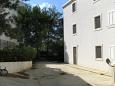 Parking lot - Apartments 7591 Parking lot Sutivan (Brač) - Accommodation 7591 - Apartments near sea with pebble beach.