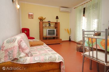 Obývací pokoj Pula, Obývací pokoj u smještaju tipa apartment, dostupna klima, dopusteni kucni ljubimci i WIFI.