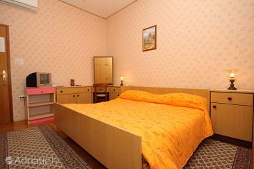 Bedroom Mošćenička Draga, Bedroom u smještaju tipa room, dostupna klima.