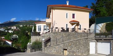 Property - Apartments 7793 Property Ičići (Opatija) - Accommodation 7793 - Apartments with pebble beach.