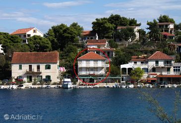 Property - Apartments 781 Property Stomorska (Šolta) - Accommodation 781 - Apartments near sea with pebble beach.