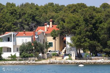 Property - Apartments 8103 Property Verunić (Dugi otok) - Accommodation 8103 - Apartments near sea.