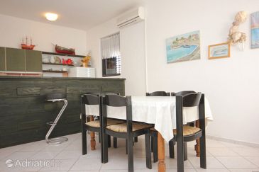 Dining room Kraj, Dining room u smještaju tipa apartment, dostupna klima i dopusteni kucni ljubimci.