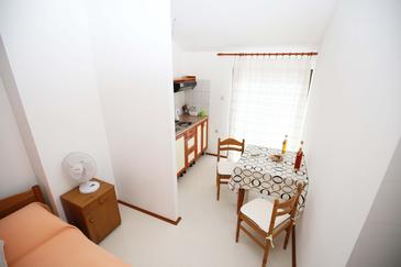 Dining room Zaklopatica, Dining room u smještaju tipa studio-apartment, WIFI.