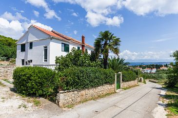 Property Lukoran, Ugljan, Property 8381 - Vacation Rentals with pebble beach.