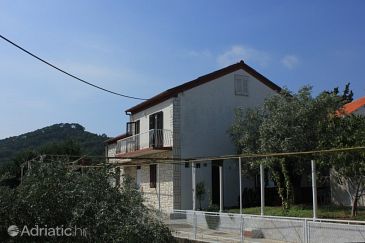 Property Preko, Ugljan, Property 8472 - Apartments blizu mora with pebble beach.