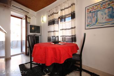 Dining room Dubrovnik, Dining room u smještaju tipa apartment, dostupna klima i WIFI.