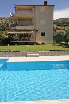 Property - Apartments 8620 Property Tugare (Omiš) - Accommodation 8620 - Apartments with sandy beach.