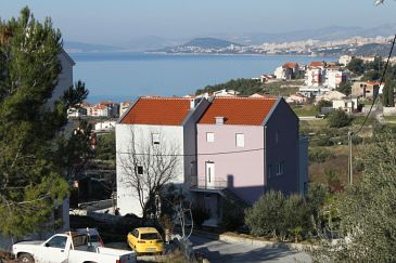 Property - Apartments 8640 Property Podstrana (Split) - Accommodation 8640 - Apartments with pebble beach.