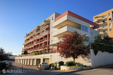 Property - Apartments 8681 Property Split (Split) - Accommodation 8681 - Apartments with pebble beach.